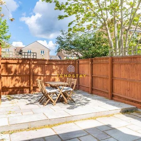 Willa Cosy 2 Bed & Free Parking. Near Heathrow/Pinewood Slough Zewnętrze zdjęcie